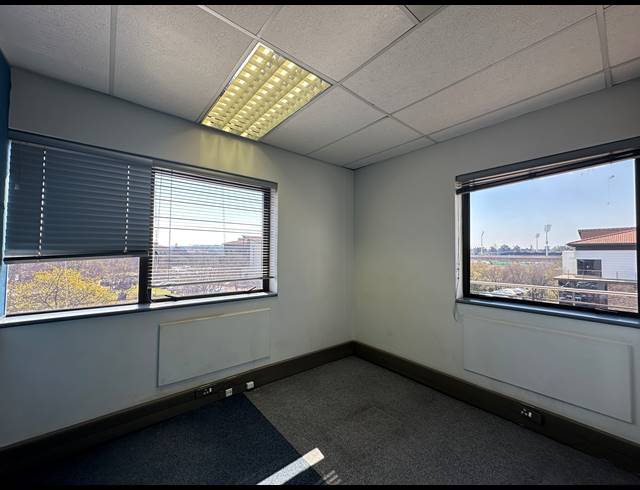 703M² OFFICE TO LET IN CENTURION CENTRAL